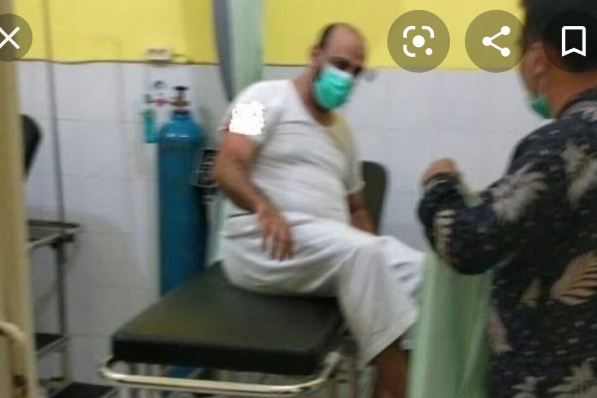 Syeikh Ali Jaber alami luka tusuk di bahu kanan akibat diserang orang tak dikenal