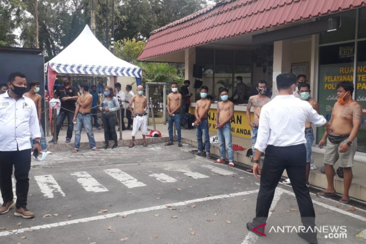 Polresta Padang amankan belasan preman resahkan warga Pasar Raya