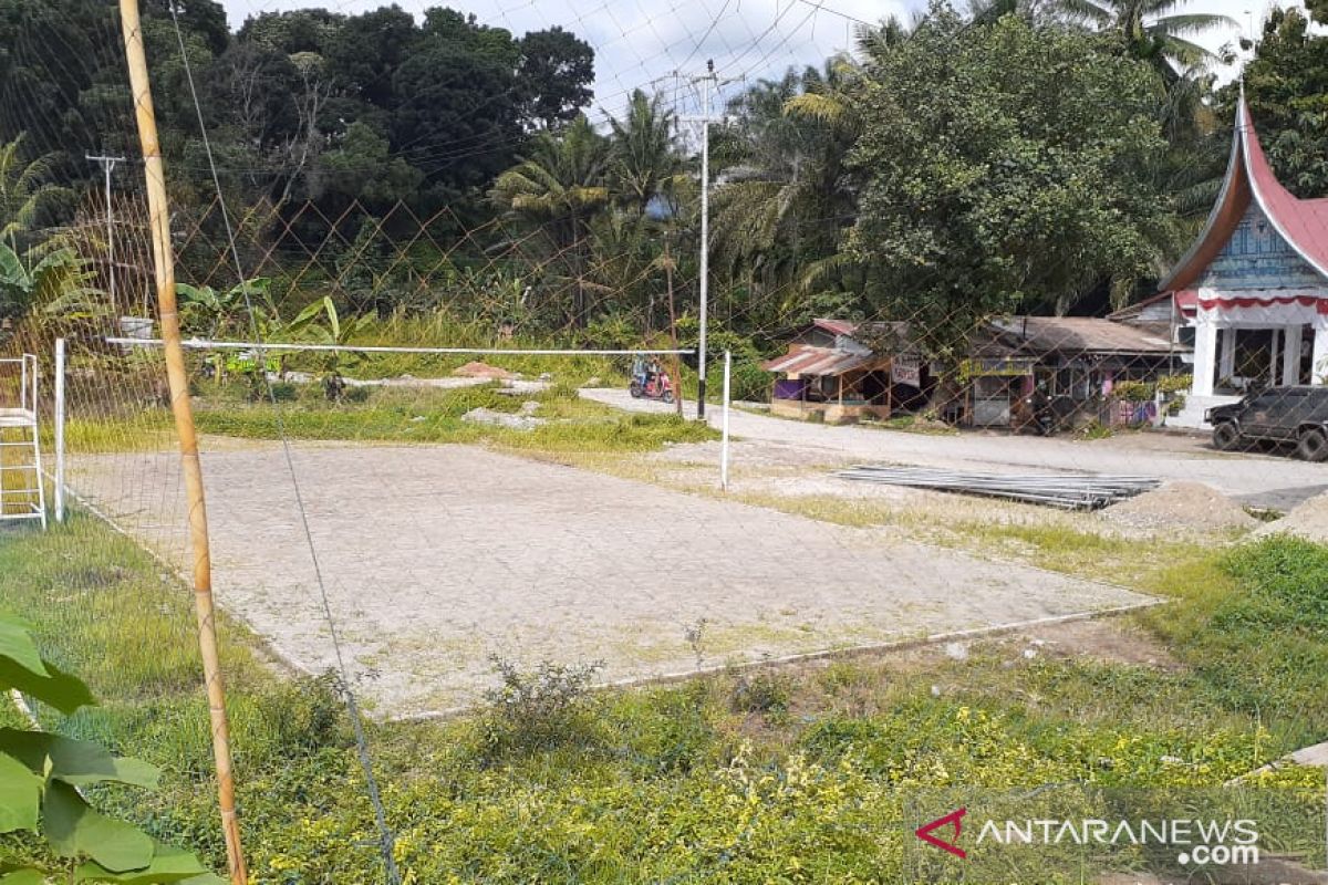PT Semen Padang bantu pembangunan  lapangan voli di Lubuk Kilangan