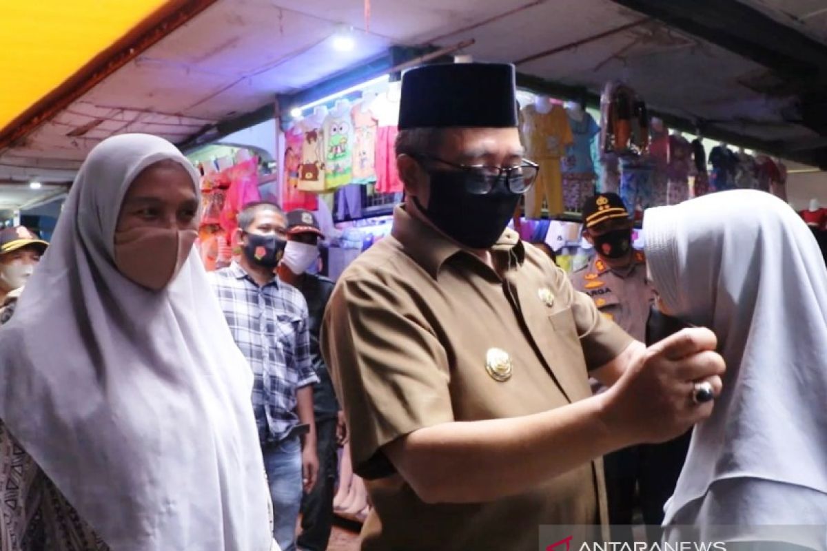 Pemkab Aceh Barat akan cabut izin usaha pedagang langgar protokol kesehatan