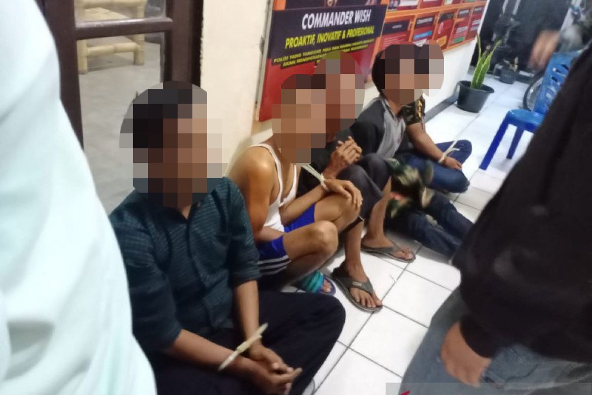 Polisi Pariaman tangkap lima pencuri dan dua penadah motor