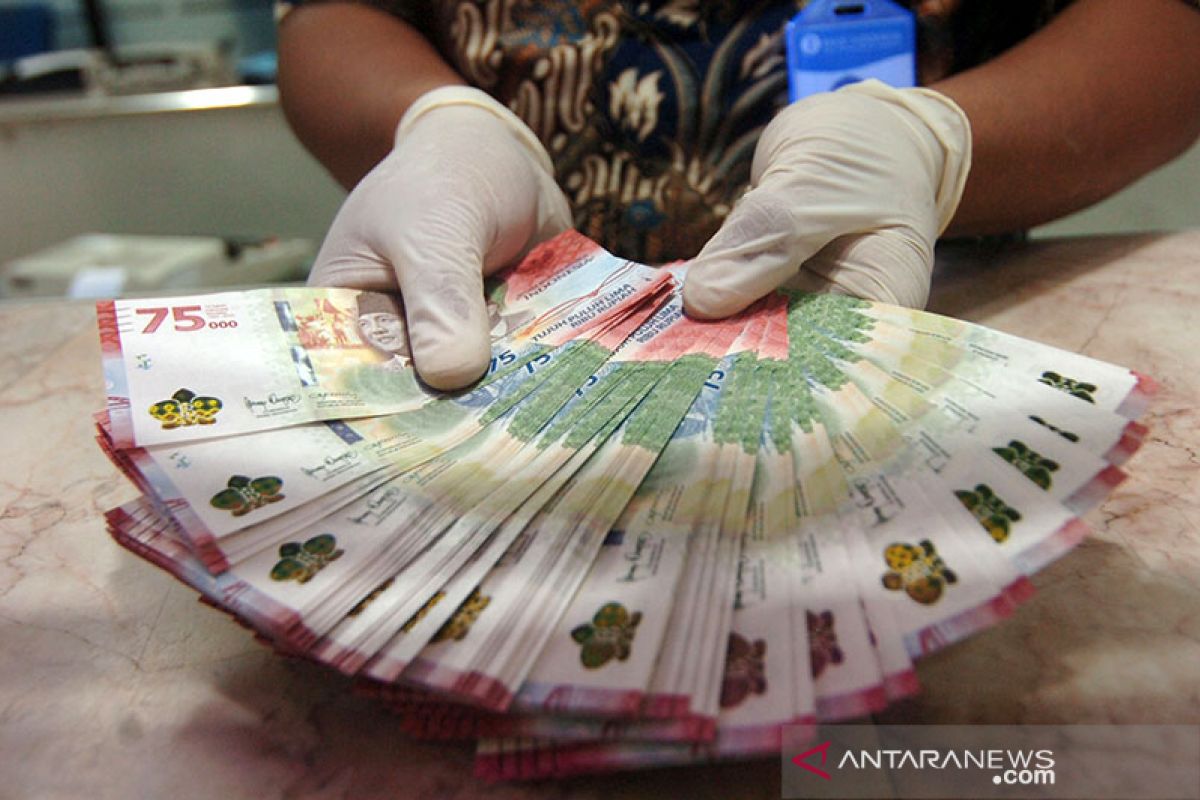 Rupiah melemah di tengah harapan tercapainya kesepakatan stimulus AS