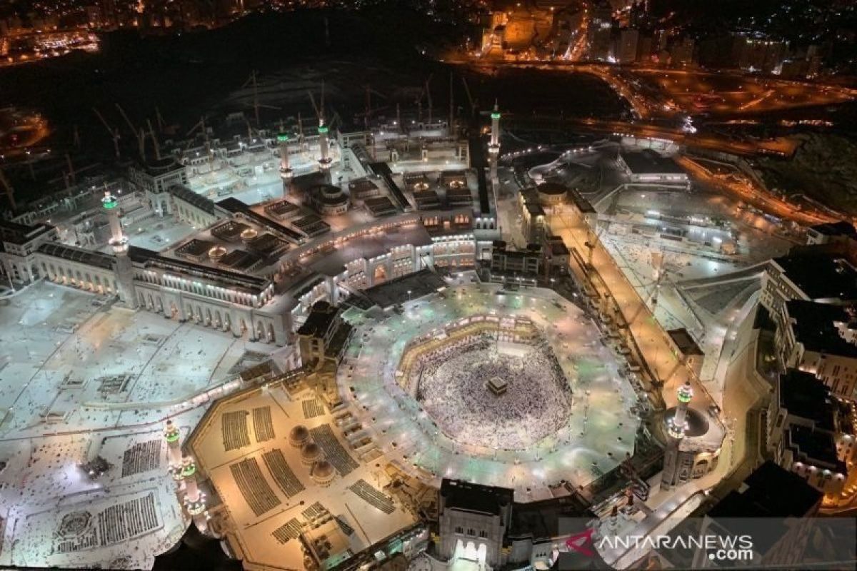 Saudi akan umumkan rencana pembukaan layanan umrah secara bertahap