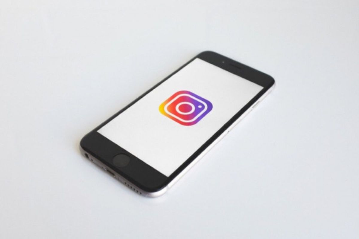 Instagram kemungkinan akan kenakan biaya pasang tautan di "caption"?