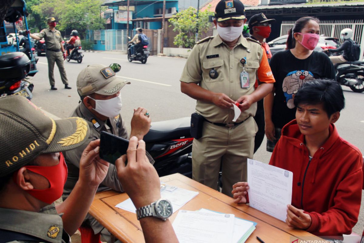 4,634 caught violating health protocols in Central Jakarta