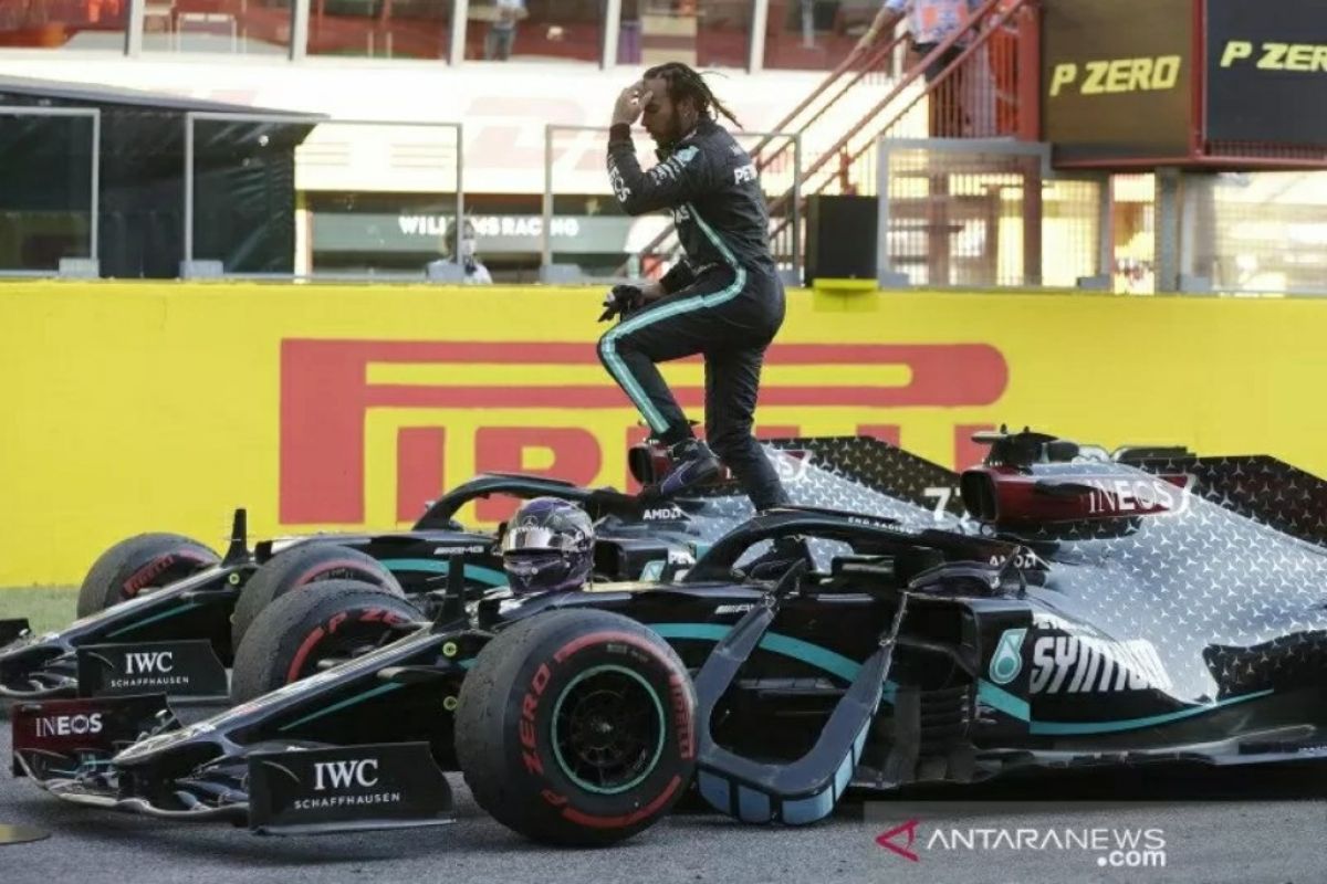 Hamilton juarai GP Tuscan yang sarat insiden