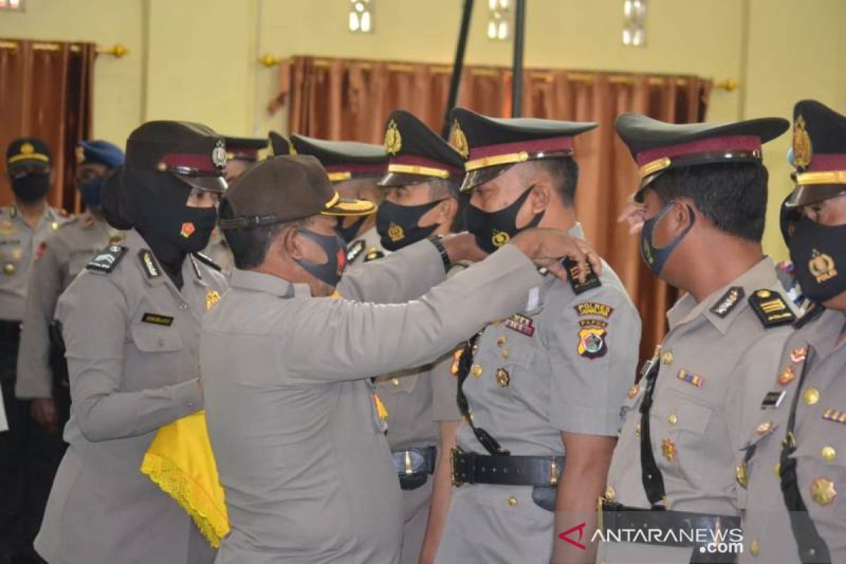 Kapolres Jayawijaya serah terimakan enam pejabat Polres