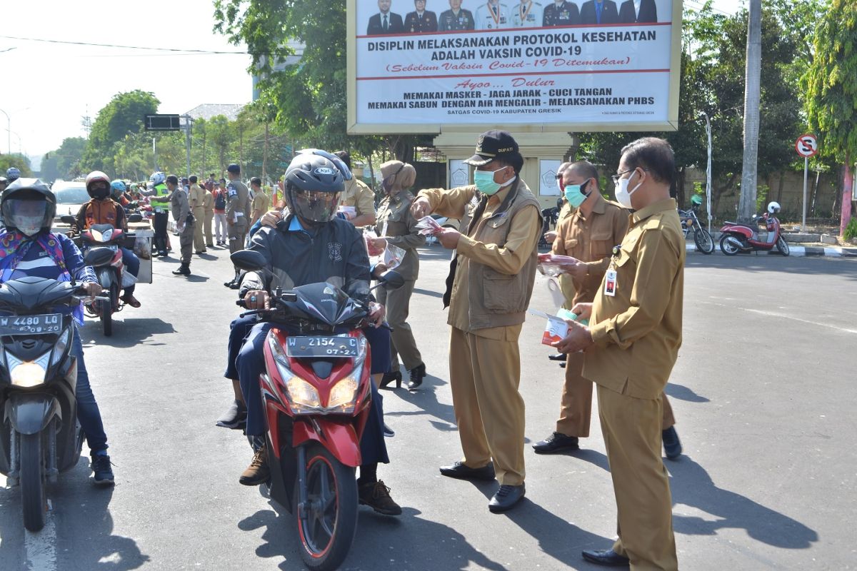 Bupati Gresik janjikan hadiah sapi bagi desa masuk zona hijau COVID-19