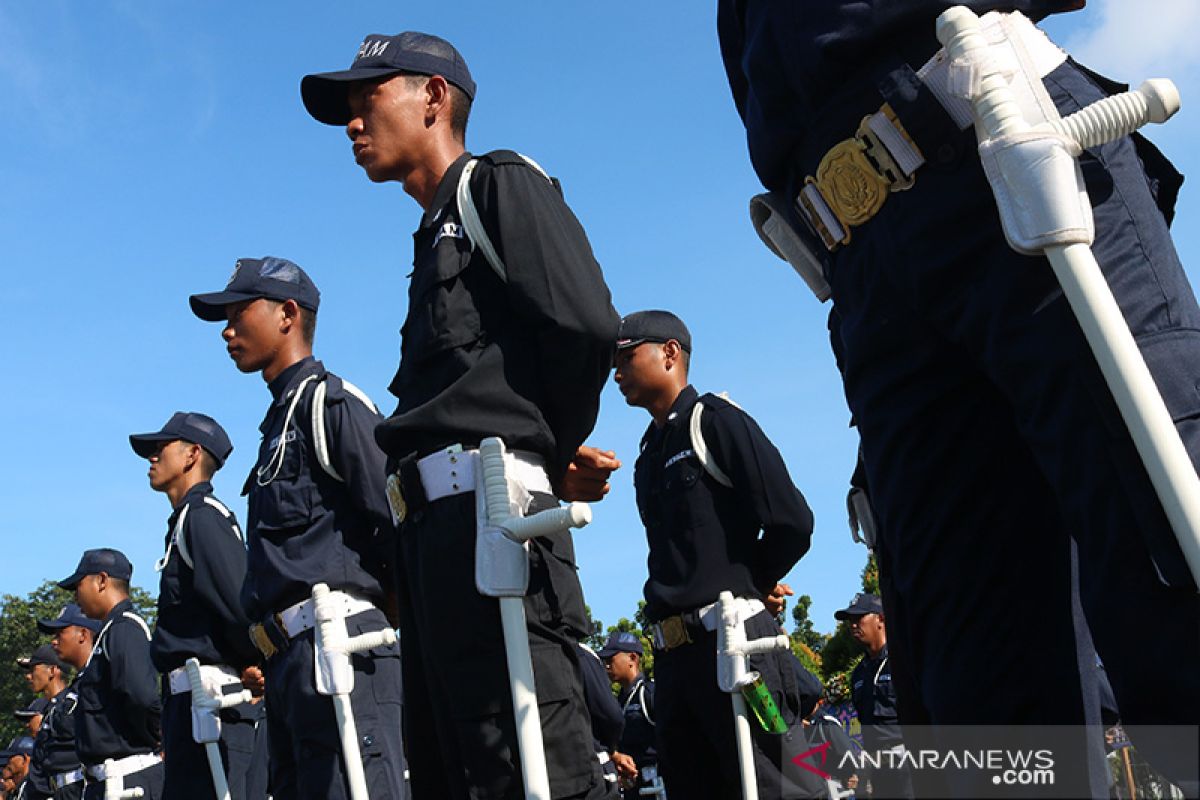 Seragam baru satpam untuk jalin kedekatan dengan Polri