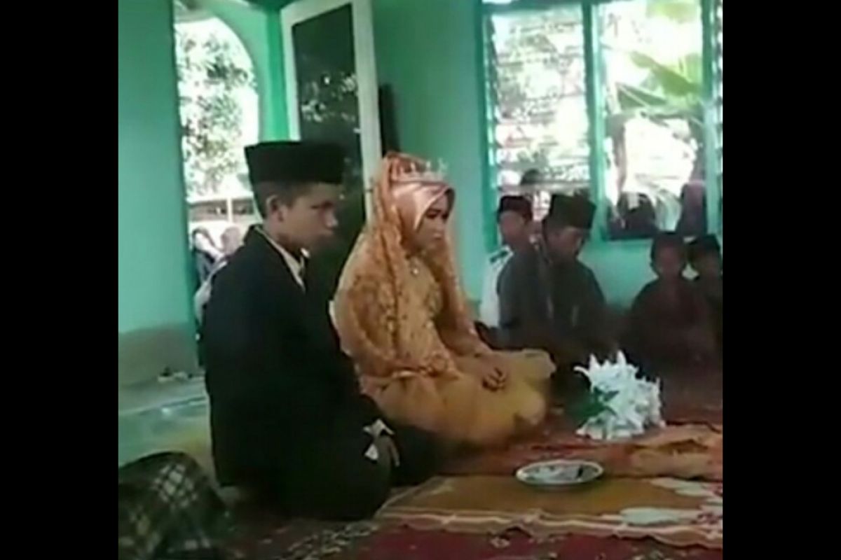 Seorang anak usia 12 tahun nekat menikah karena tak diterima keluarga