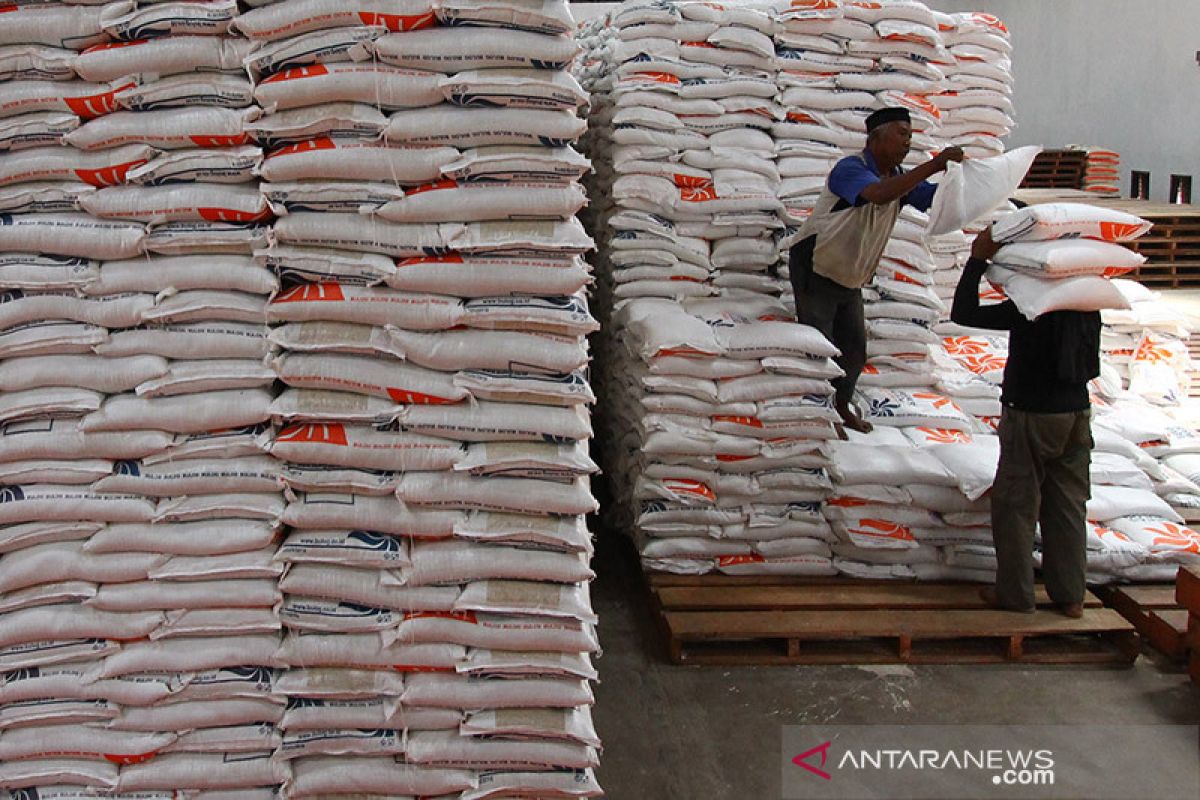 Bulog Malang pastikan stok beras cukup saat pandemi COVID-19