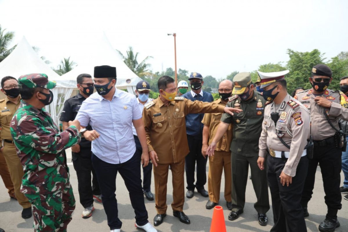 Wali Kota Serang Syafrudin  minta warganya tidak pergi ke luar daerah saat PSBB