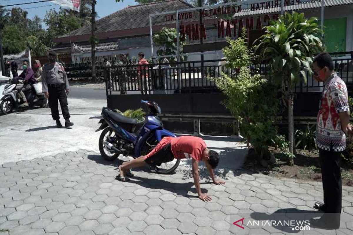 Tim gabungan razia masker cegah COVID-19 di Boyolali