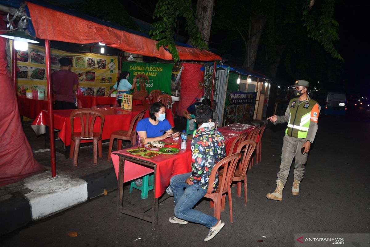 Satpol PP DKI Jakarta mulai patroli malam hari pada Ramadhan 2021