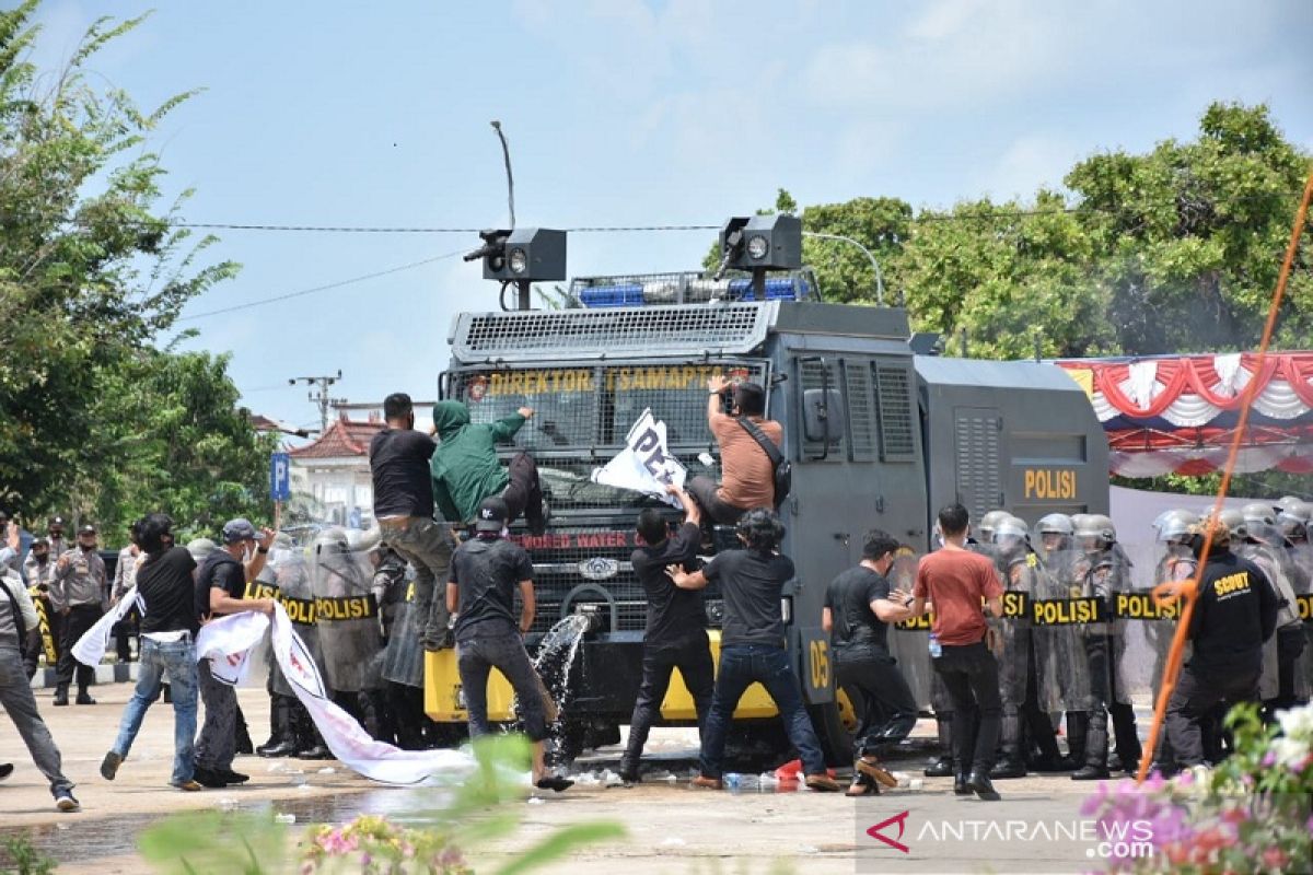 Gubernur Babel minta pasangan calon mentaati protokol kesehatan COVID-19