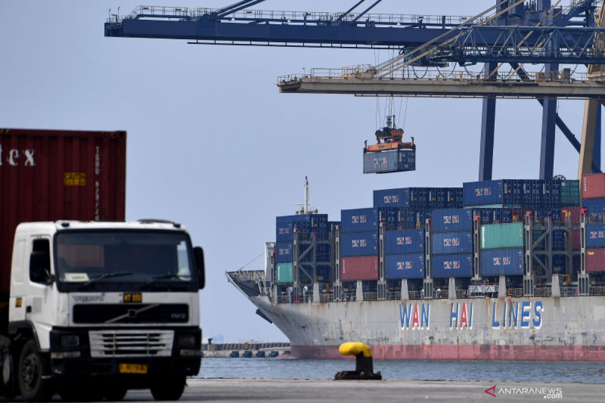 Development of main ports should complement one another: Jokowi