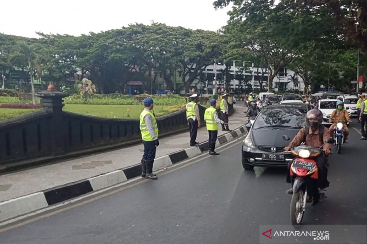 Pemkot Malang berlakukan sanksi denda Rp100.000 pelanggar protokol kesehatan