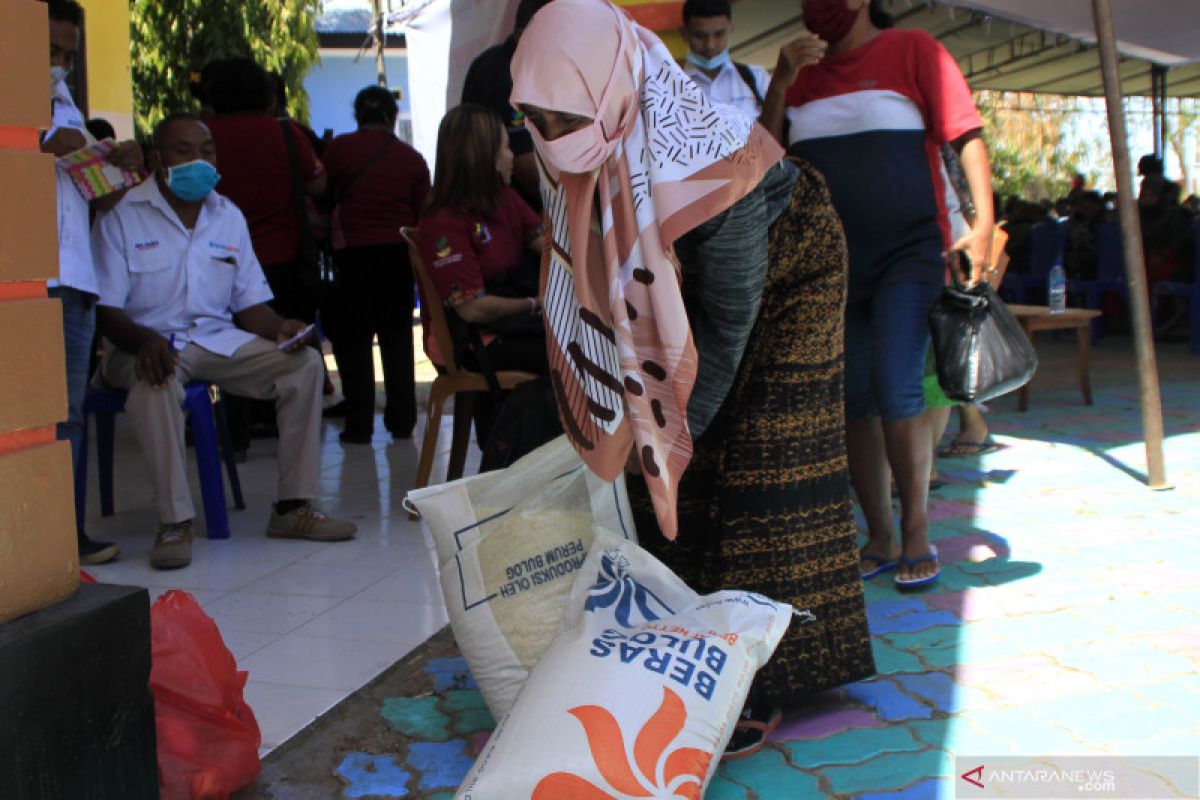 Pemkot Kupang salurkan bansos beras untuk 11.351 KPM