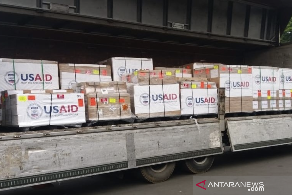 Bantuan obat-obatan, alat kesehatan dari AS tiba di Jakarta