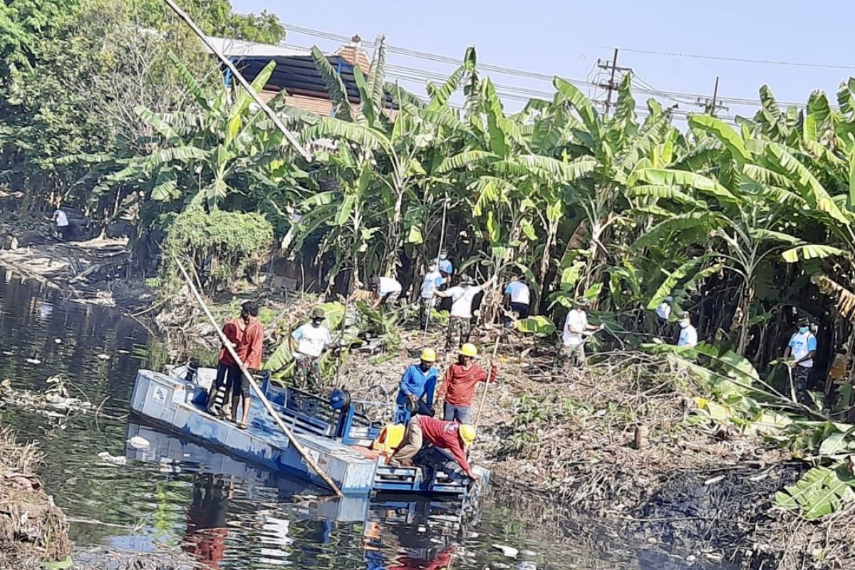 DLH Jatim harapkan banyak perusahaan semakin peduli kebersihan sungai