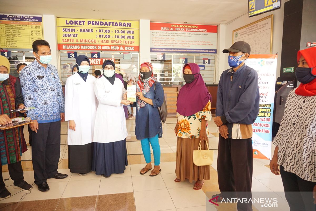 RSUD Tulungagung bagikan seribu masker peringati HKP se-Dunia