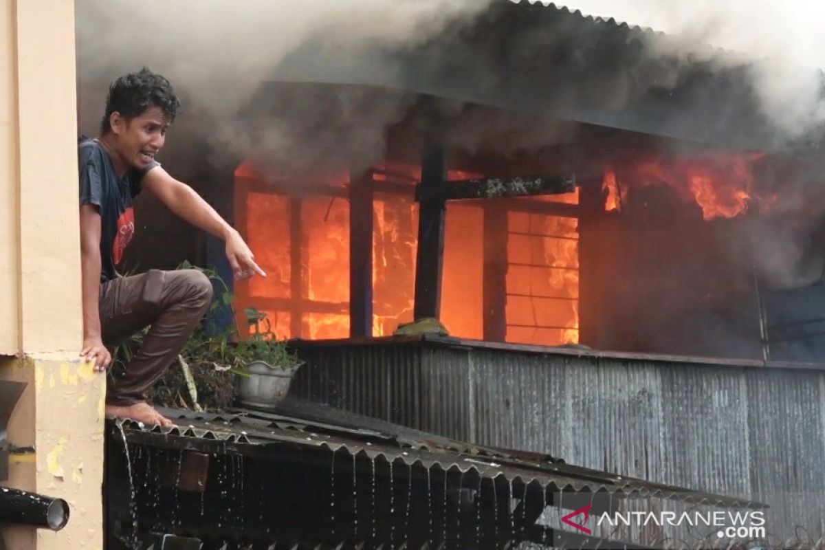 35 rumah di Makassar hangus terbakar