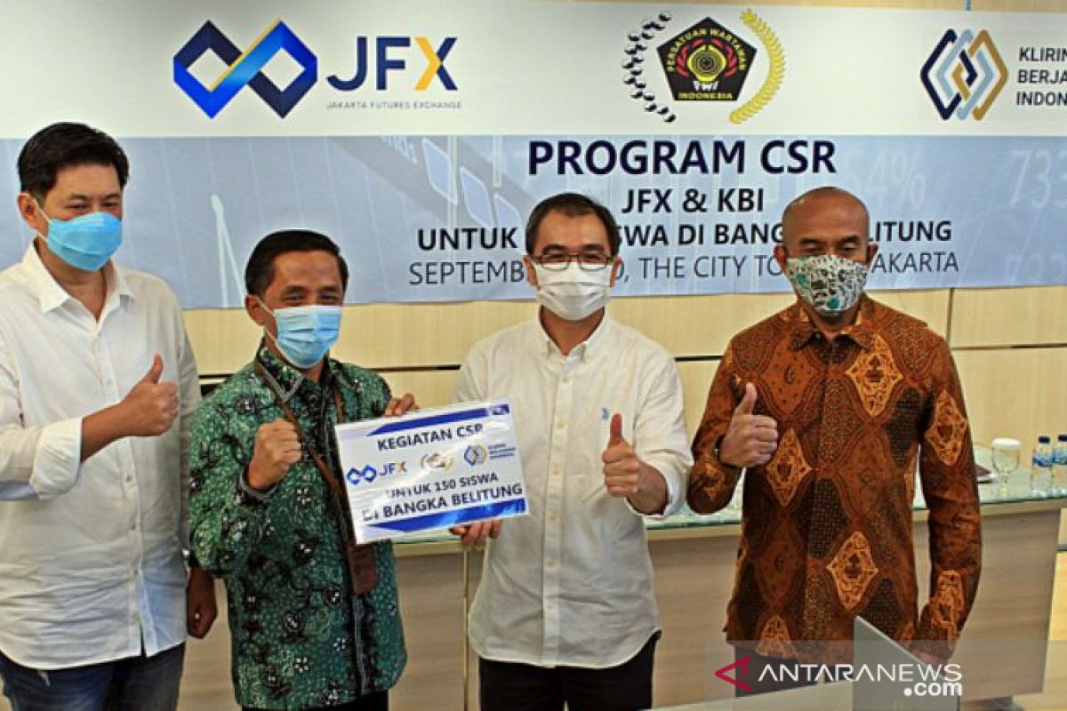 JFX-KBI serahkan bantuan peduli COVID-19 untuk 150 siswa Babel