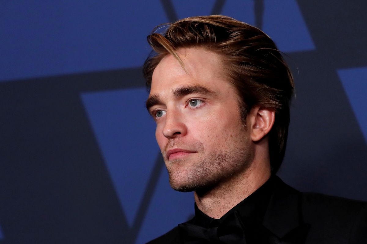 Syuting Batman berlanjut  setelah Robert Pattinson disebut terinfeksi