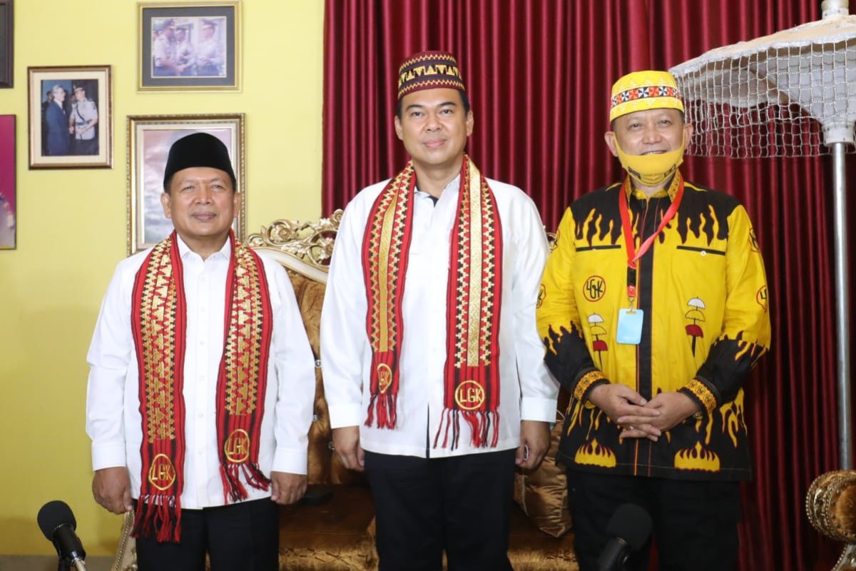 Ike Edwin dukung untuk memenangkan pasangan Rycko-Jos