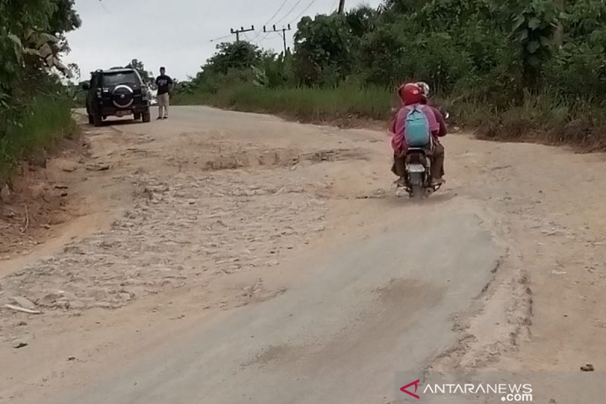 Kerusakan jalan di wilayah calon ibu kota negara baru mulai diperbaiki