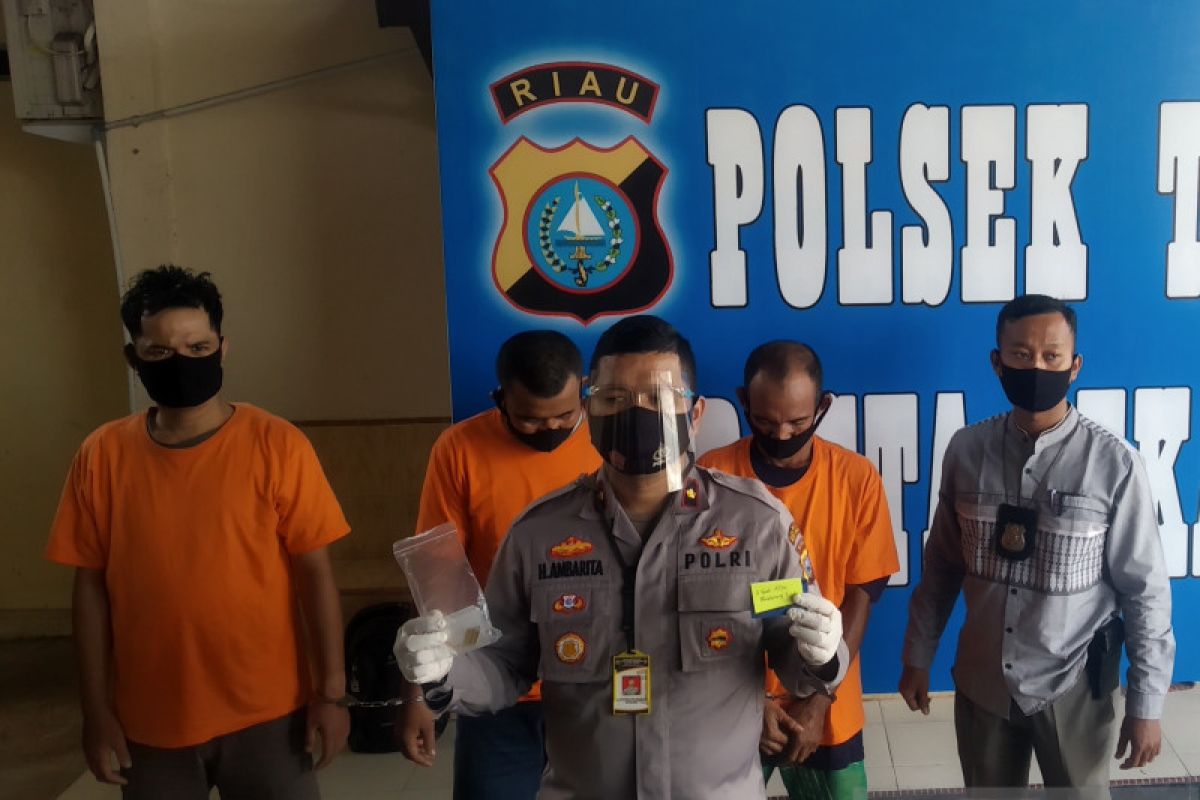 Polisi Pekanbaru lumpuhkan tiga bandit sindikat ganjal kartu ATM