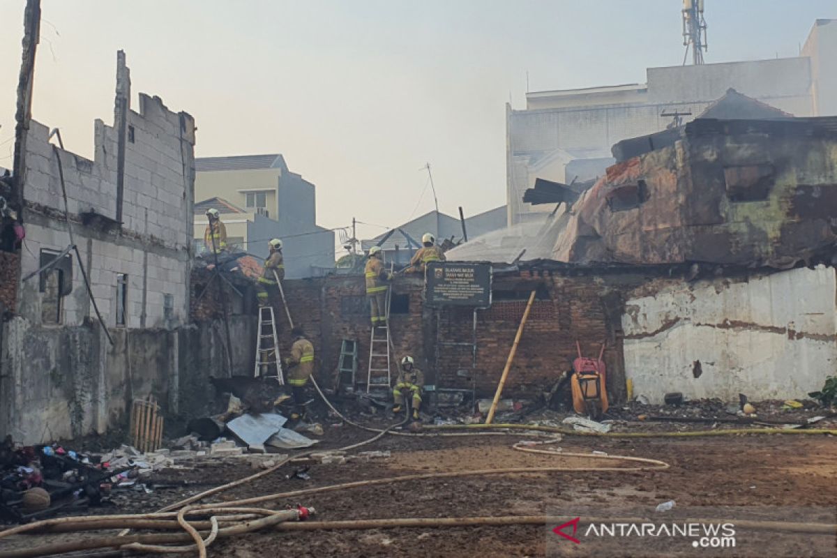 Warga menduga kebakaran di Bungur akibat korsleting listrik