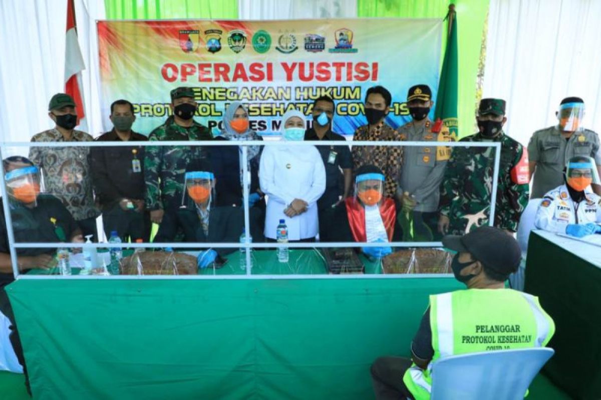 Gubernur Khofifah puas gelaran operasi yustisi protokol kesehatan di Jatim