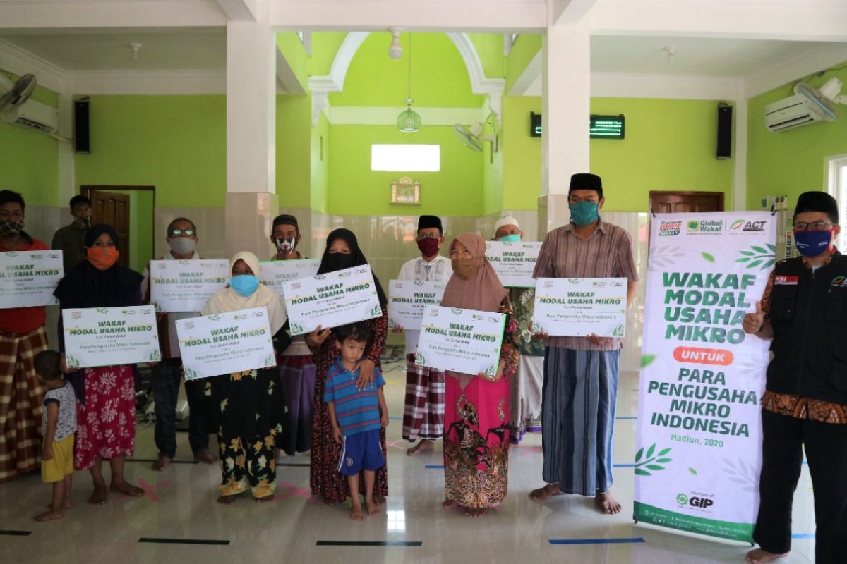 ACT Madiun beri bantuan modal pelaku usaha mikro