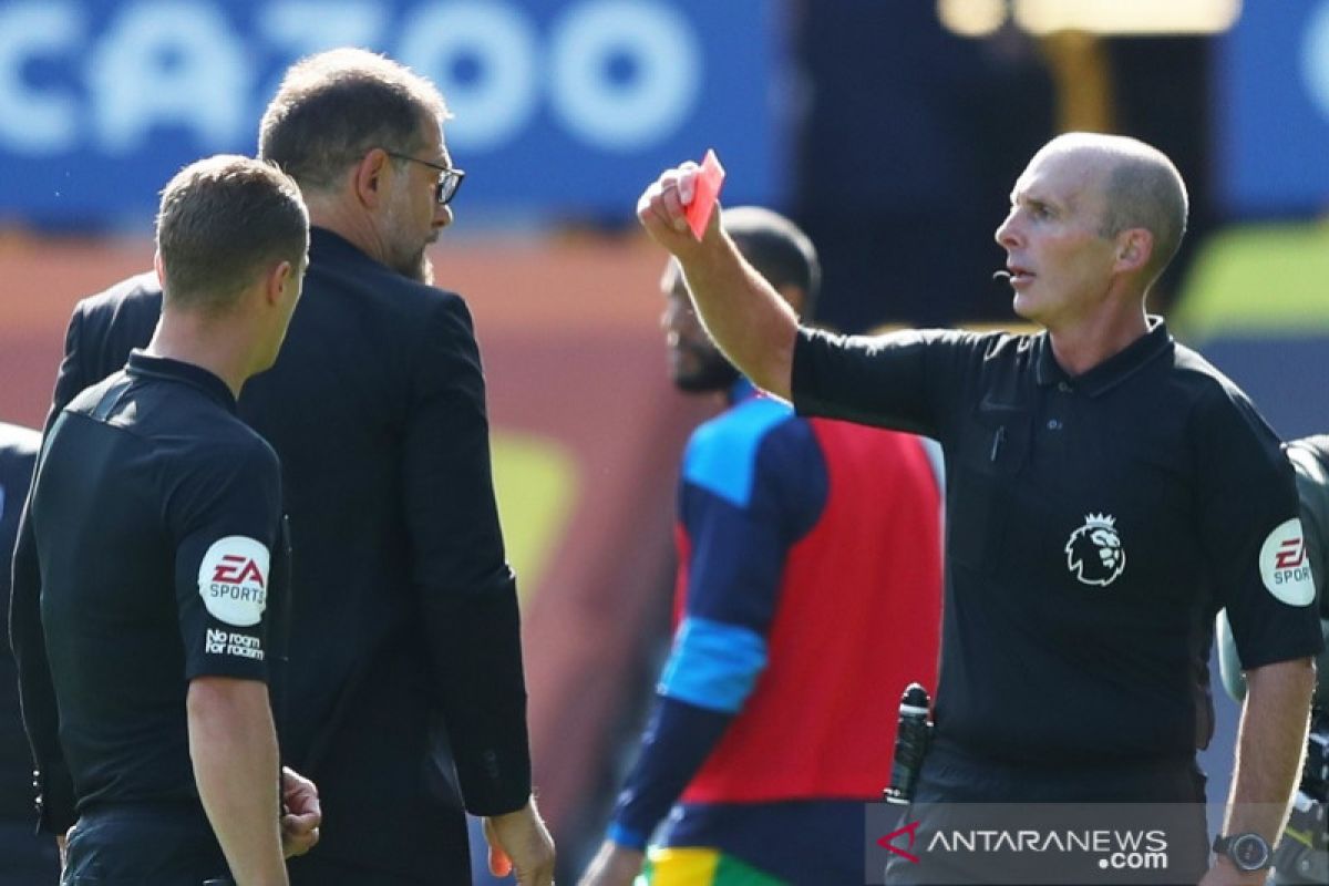 Slaven Bilic pertanyakan keputusan wasit ketika West Brom kalah lawan Everton