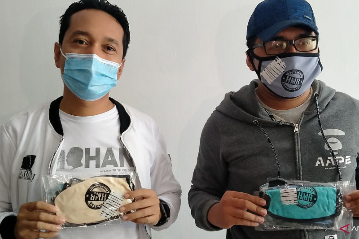 Pasangan HARUM menggemakan penggunaan masker kain berlapis di Mataram