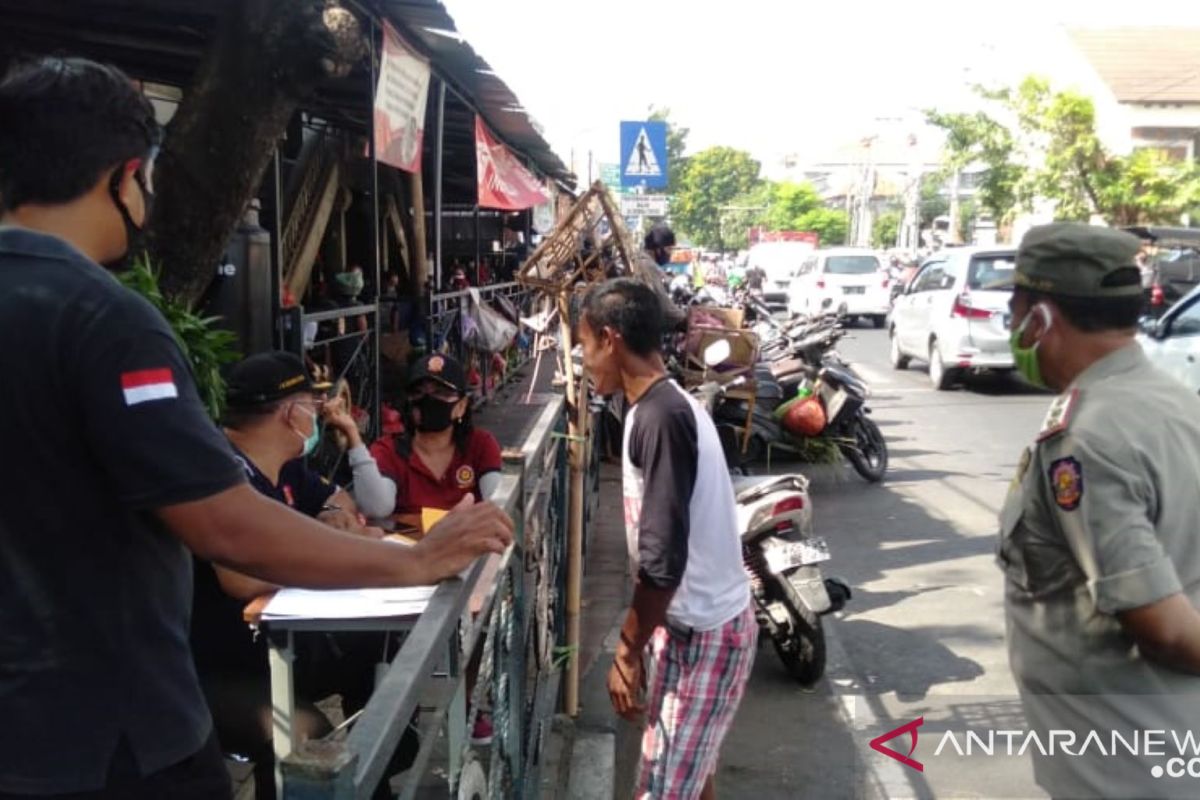 Tim Yustisi Denpasar temukan enam pelanggar protokol kesehatan