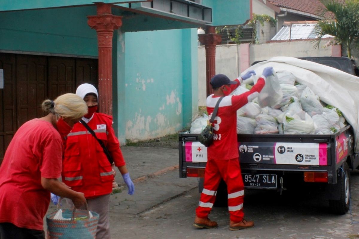 Wujudkan kepedulian,PMI Kota Magelang bagikan sayuran