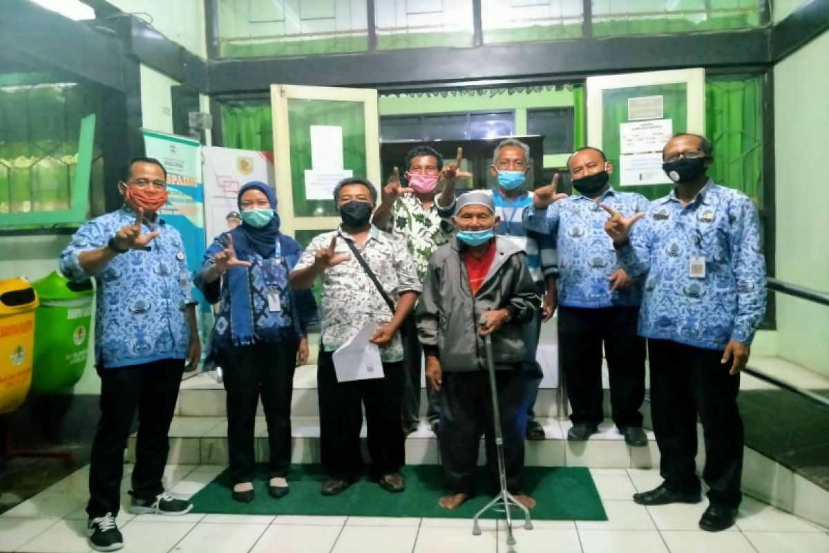 LRSLU Kendari pulangkan lansia yang sudah 54 tahun terpisah dari keluarga