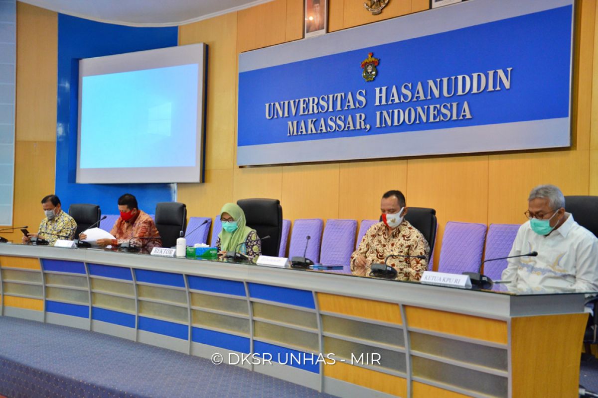 Hasil pemeriksaan tes usap Rektor Unhas Makassar negatif