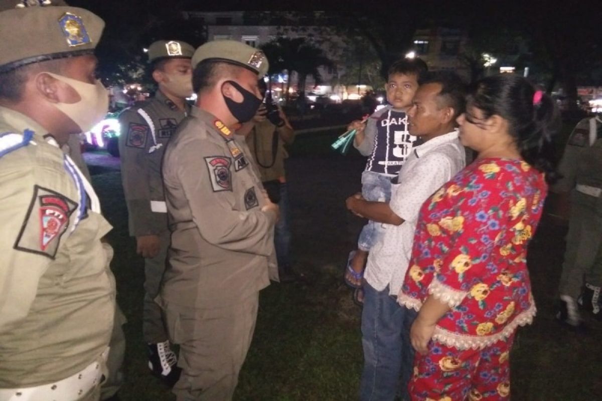 Polres, Pemkot, TNI, di Binjai tegakkan disiplin pemakaian masker