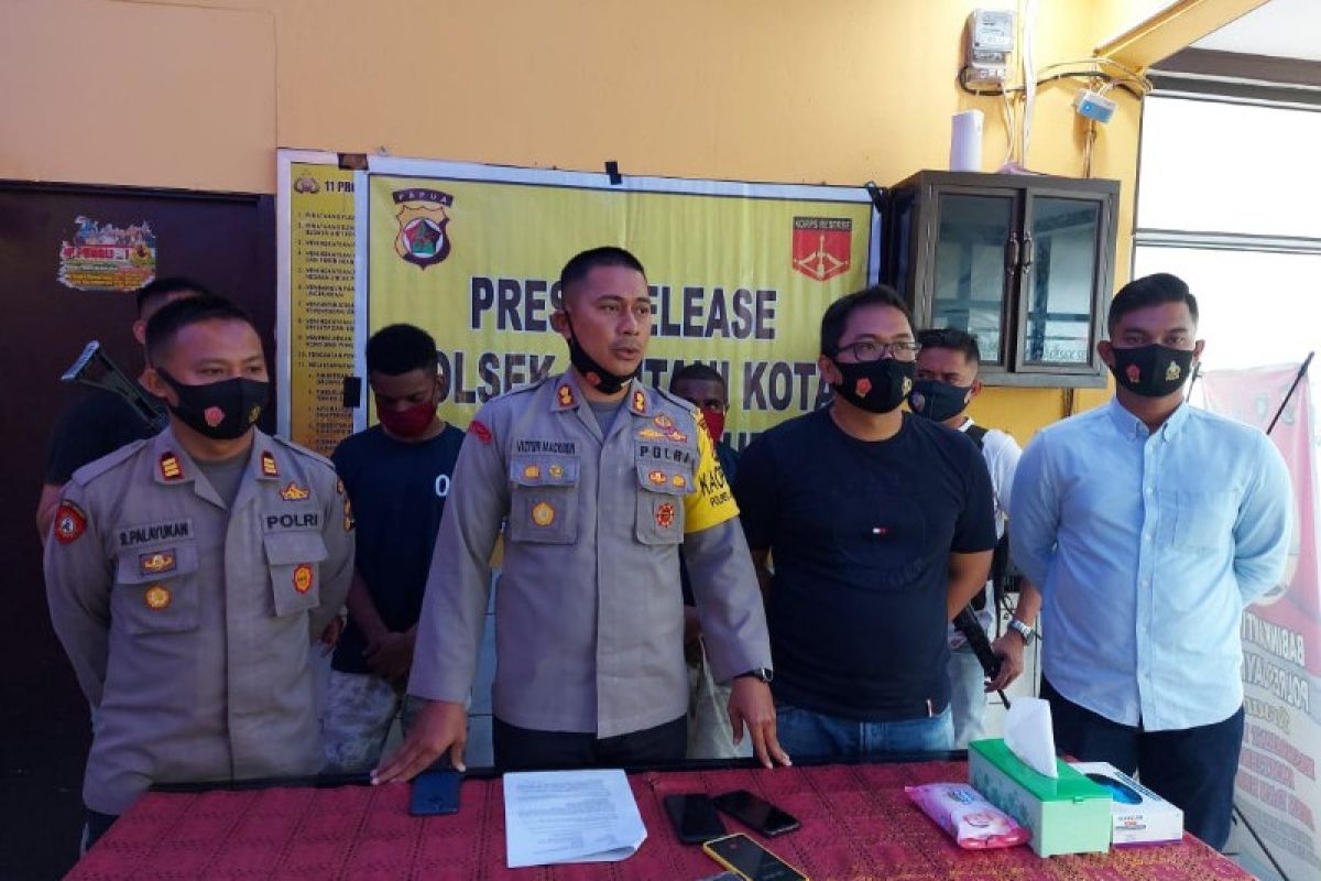 Polres Jayapura tangkap dua pengeroyok guru di Sentani