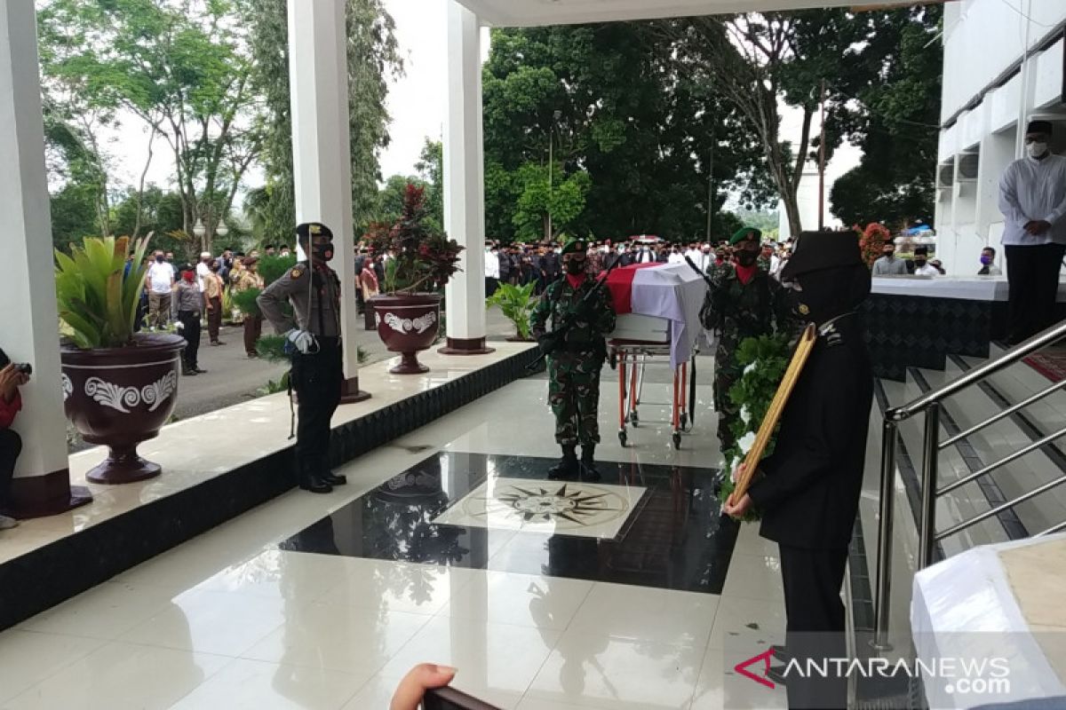 Wagub Sumatera Barat pimpin pelepasan jenazah Bupati Tanah Datar