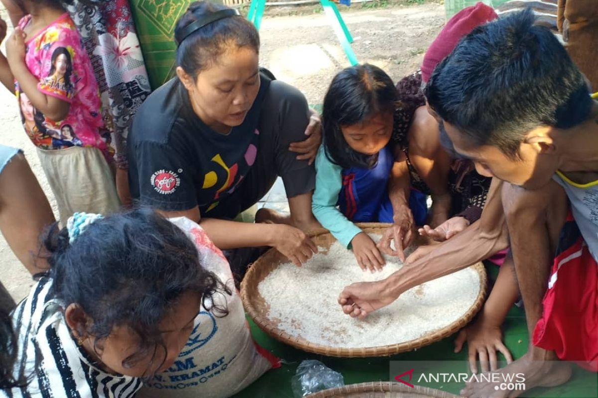 Bupati Cianjur: Usut tuntas biji plastik dalam beras BPNT