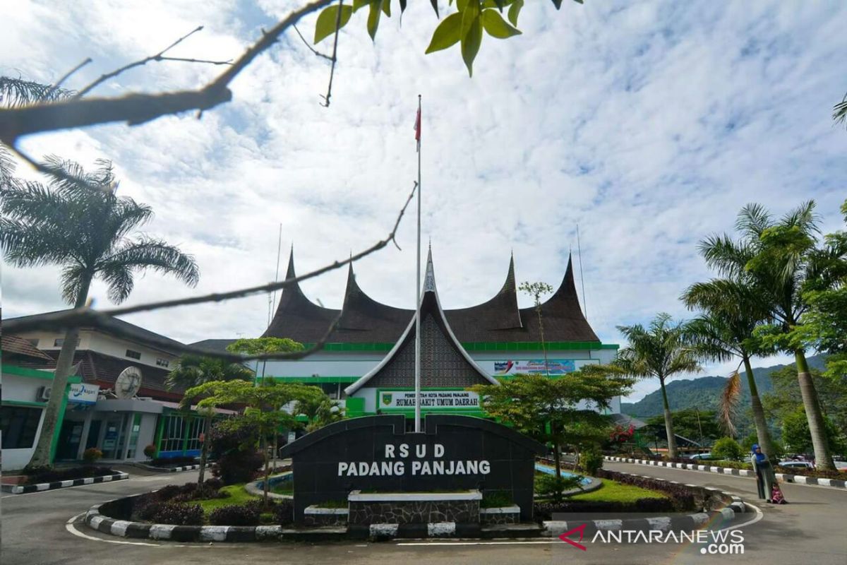 28 warga Padang Panjang masih jalani isolasi