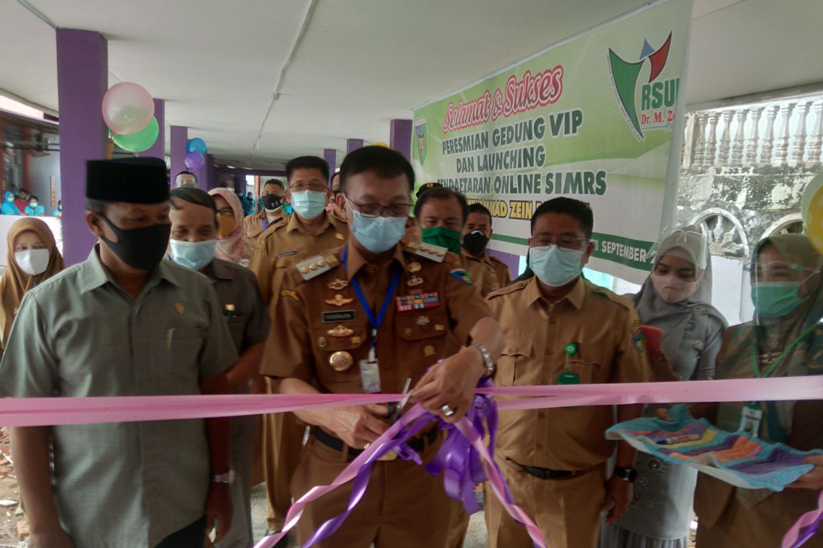 Bupati Pessel resmikan VIP RSUD Dr M Zein