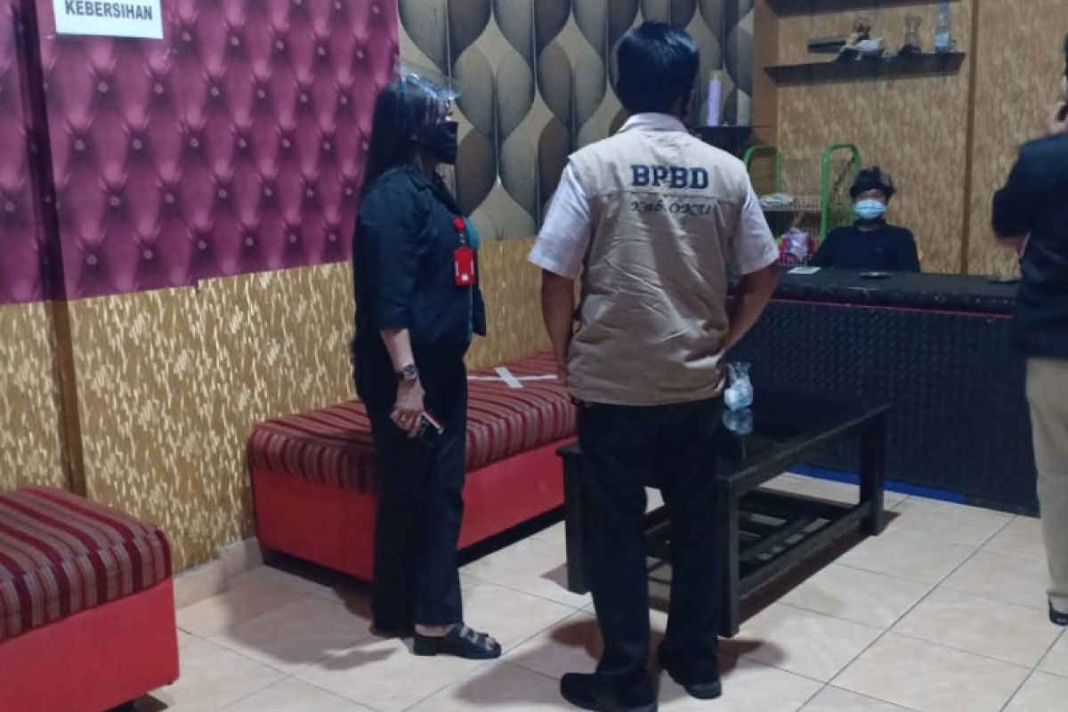 Tim Gabungan Pemkab OKU razia masker  di tempat hiburan malam