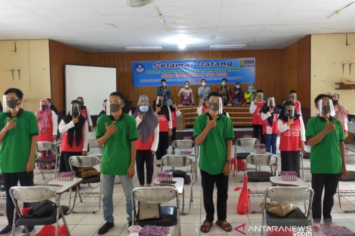 Sukseskan PKW, LKP Cahaya dan Family Home gandeng instruktur UMKM