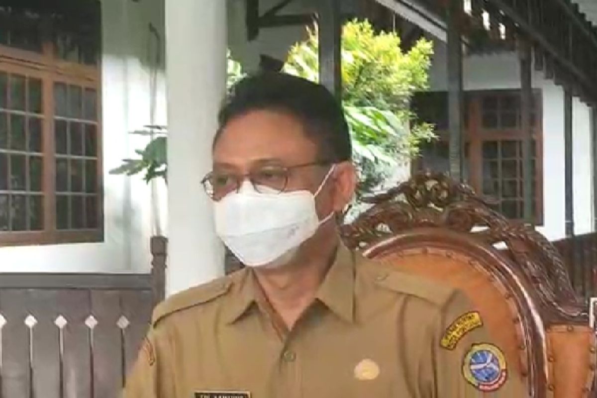 Wali Kota Pontianak sebut istri aktif bergiat hingga tertular COVID-19