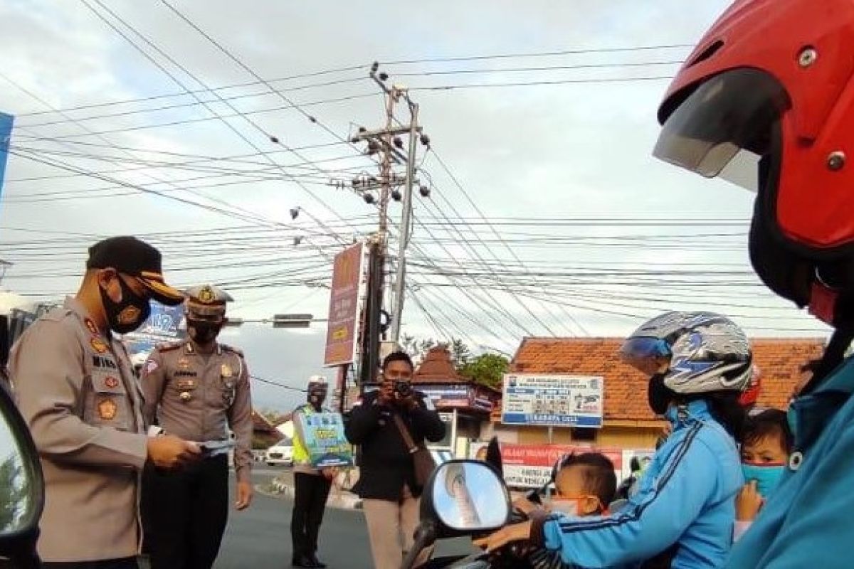 Di Kediri, Polresta bagikan 2 juta masker cegah penyebaran COVID-19